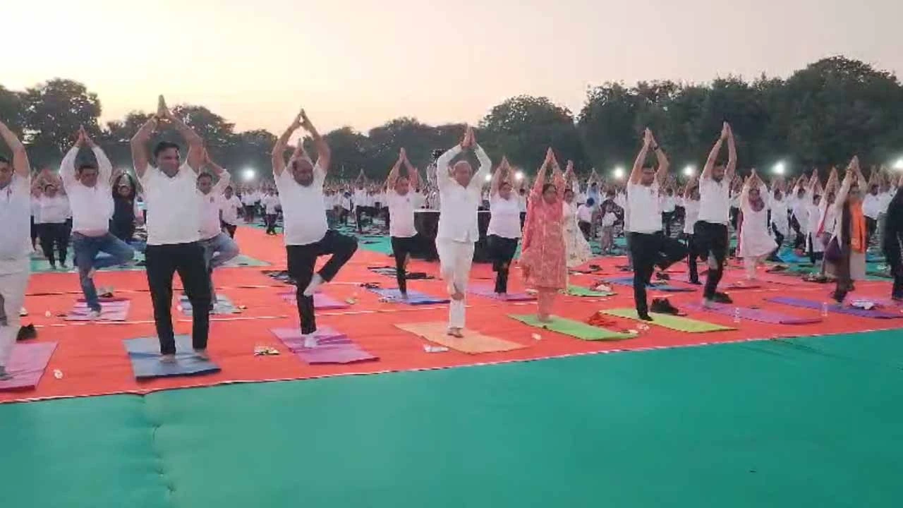 Yoga atmosphere in Godhra