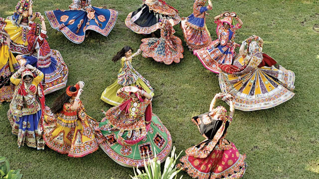 અમદાવાદમાં નવરાત્રીનો રંગ જામ્યો