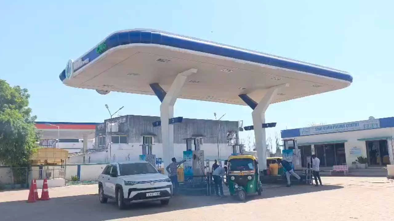 Motorists angry as fuel prices rise in Banaskantha