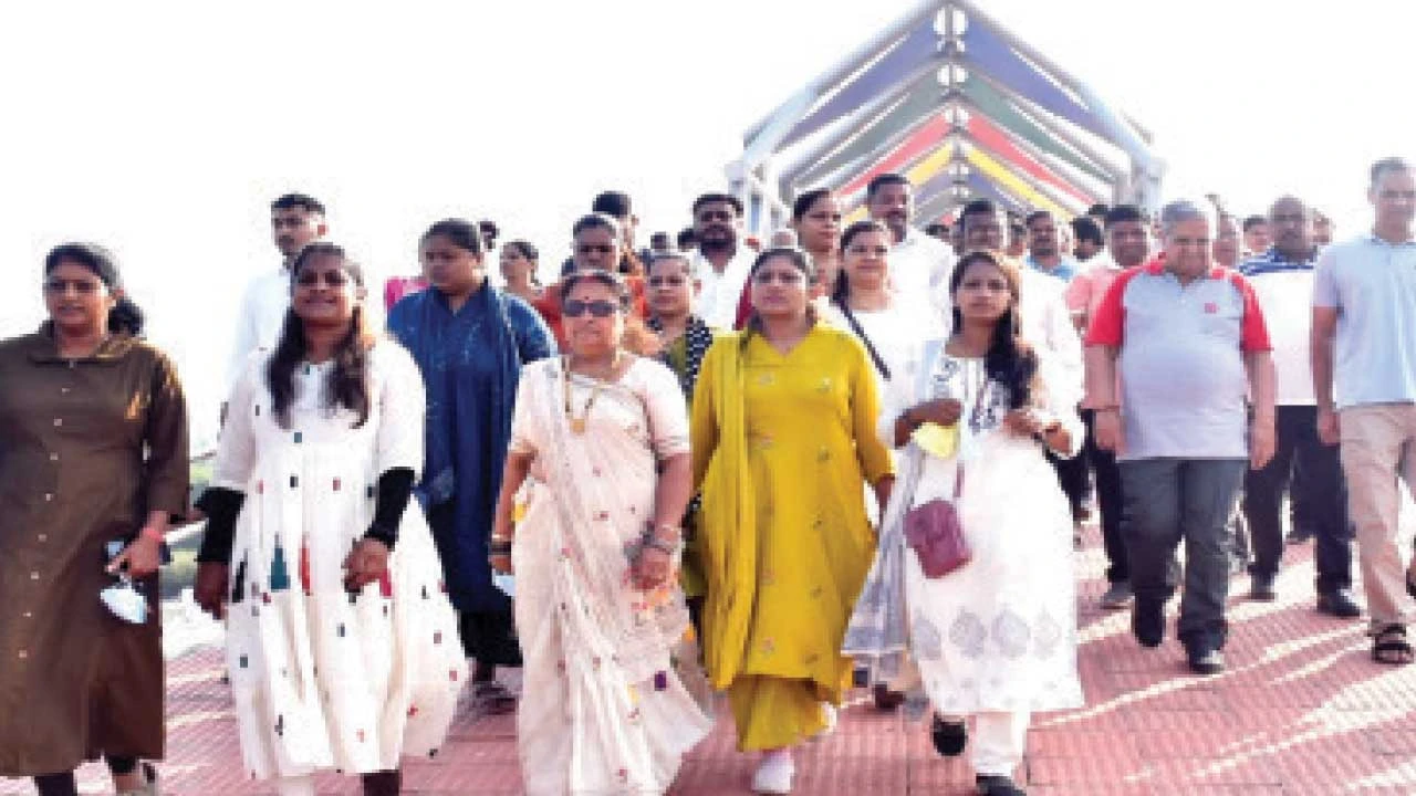 ગાંધી જયંતિ: ઉમરસાડીના અટલ બ્રિજ ખાતે 'સ્વચ્છતા હી સેવા' સફાઈ અભિયાન યોજાયું
