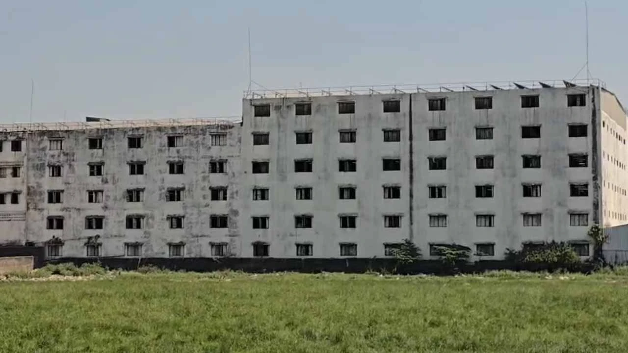 Workers' strike causes chaos in Olpad