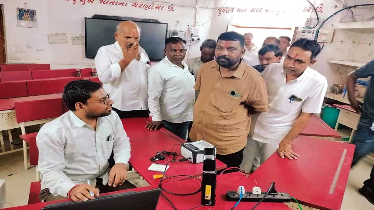 Panchmahal: શહેરાના સાધરા ગામે સેવા સેતુ કાર્યક્રમ યોજાયો