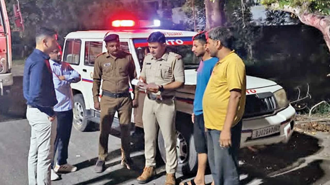 Kadi : વિજાપુર-કડીમાં RTOદ્વારા રાત્રિ ચેકિંગમાં નિયમભંગ બદલ 200 વાહનોને મેમો અપાયા