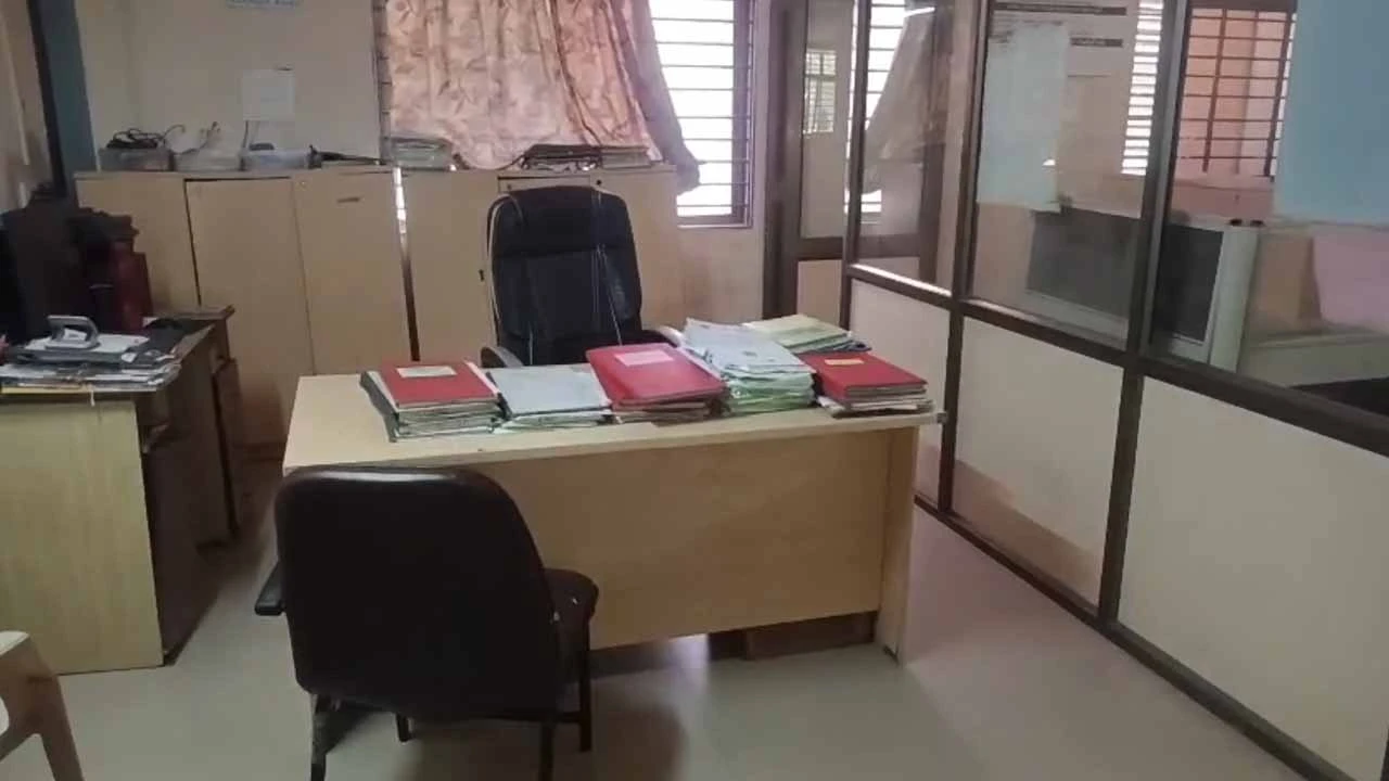 Jamnagar: Revenue employees' strike intensifies
