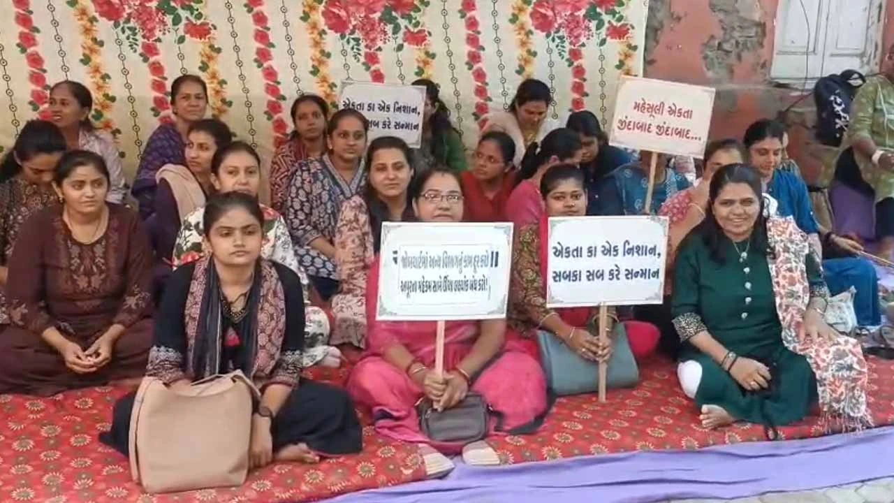 Jamnagar: Revenue employees' strike intensifies