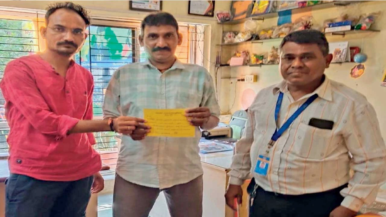 આણંદ: કરમસદ-આણંદ મનપાના મેલેરિયા વિભાગ દ્વારા મચ્છરજન્ય રોગચાળા નિયંત્રણ ઝુંબેશમાં 7 એકમોને રૂ. 17,000નો દંડ
