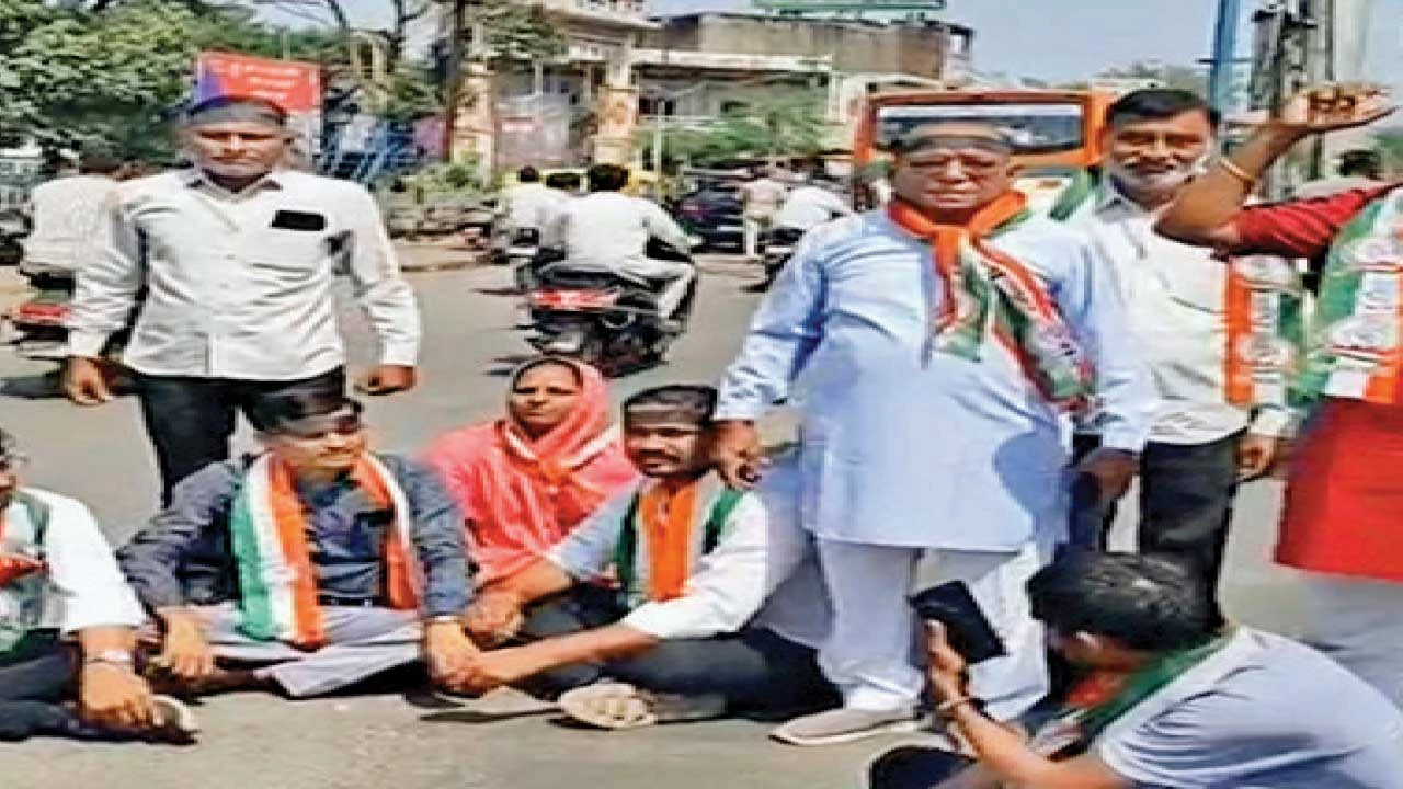 દહેગામમાં કોંગ્રેસ દ્વારા મુખ્ય ચૂંટણી કમિશનરના રાજીનામાની માંગ સાથે વિરોધ પ્રદર્શન