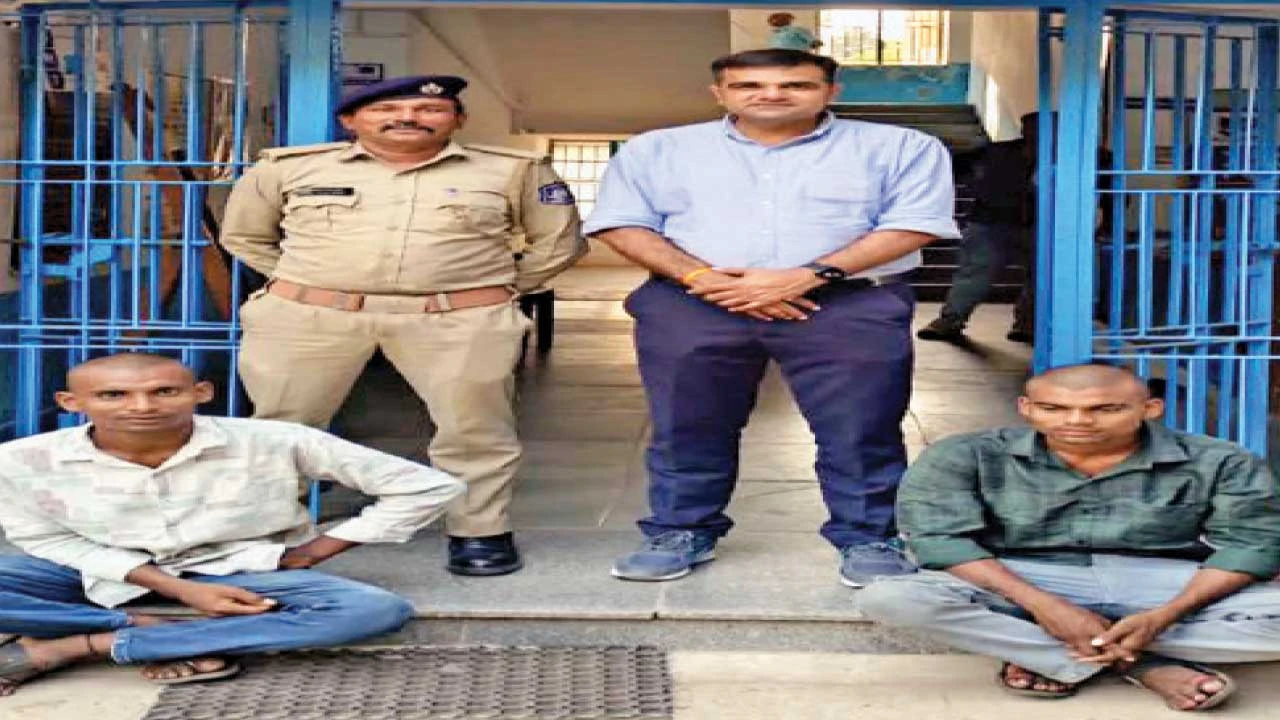 હિંમતનગર: ગાંભોઈ ત્રણ રસ્તા બ્રિજ પાસેથી દારૂની હેરાફેરીના ગુનામાં ફરાર બે આરોપી ઝડપાયા
