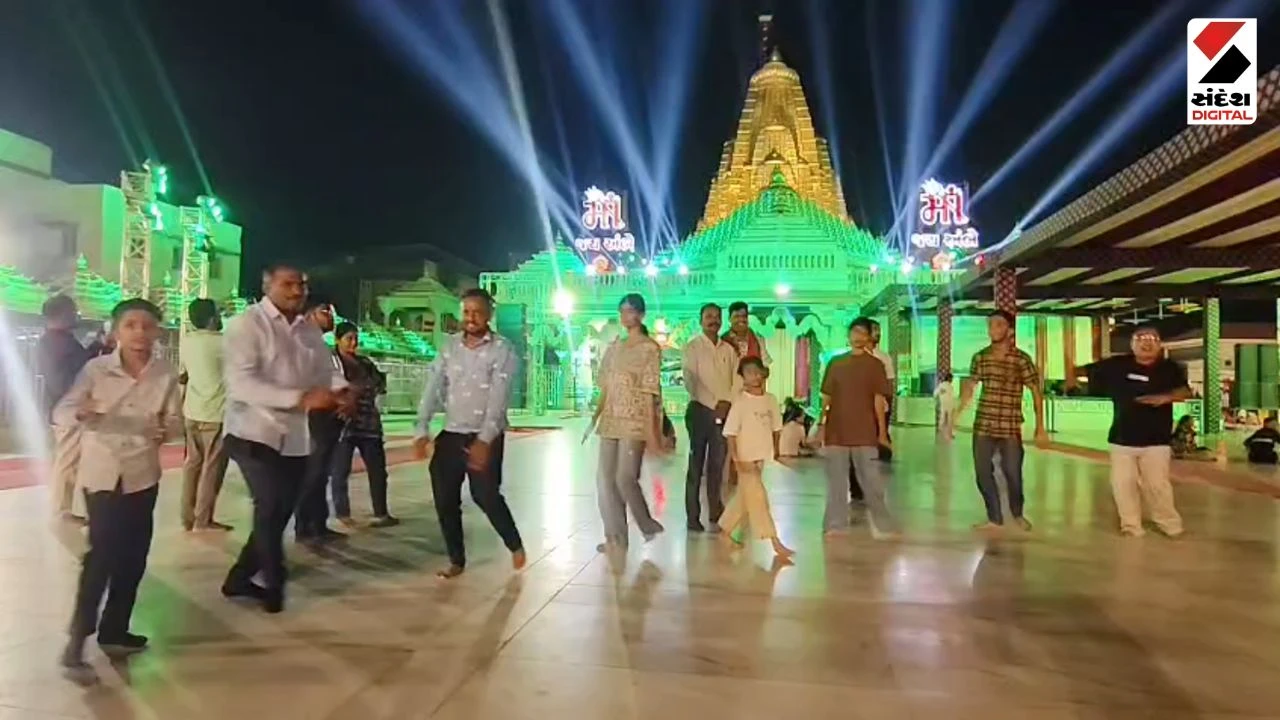 Navratri 2026: Ambaji Temple Illuminated Ahead of Navratri; Devotees Groove to Garba in Chachar Chowk
