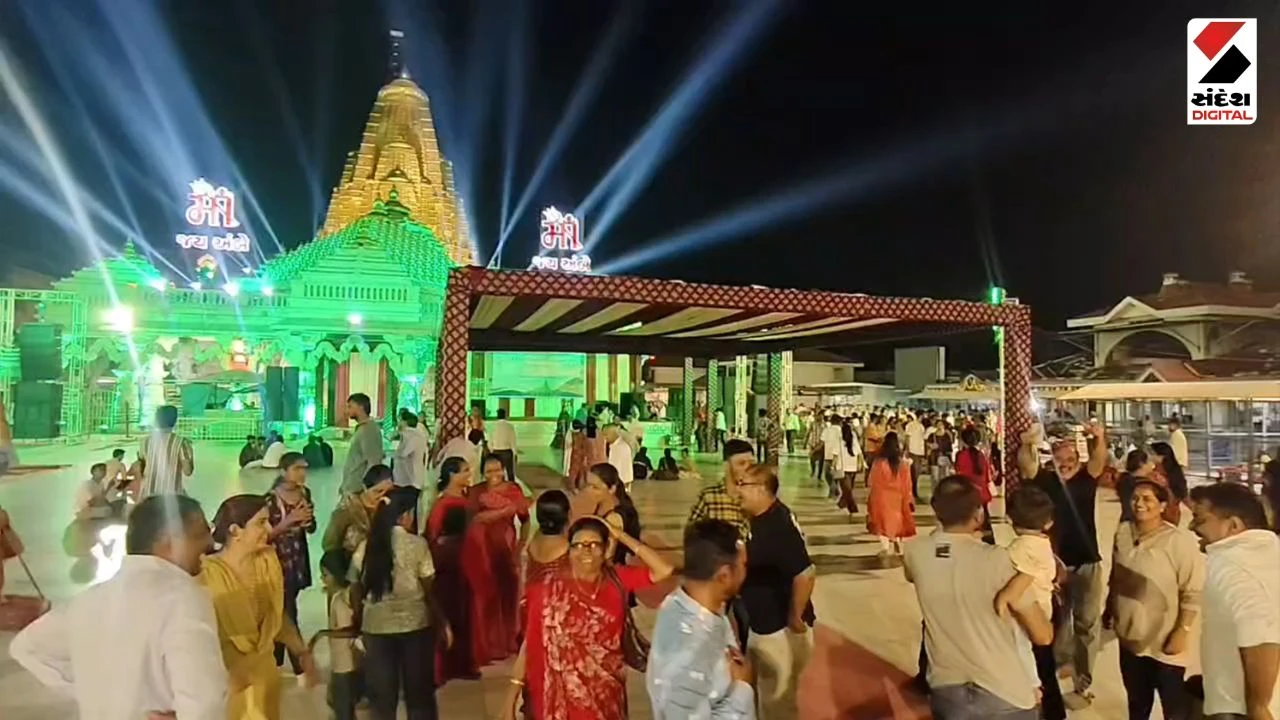 Navratri 2026: Ambaji Temple Illuminated Ahead of Navratri; Devotees Groove to Garba in Chachar Chowk