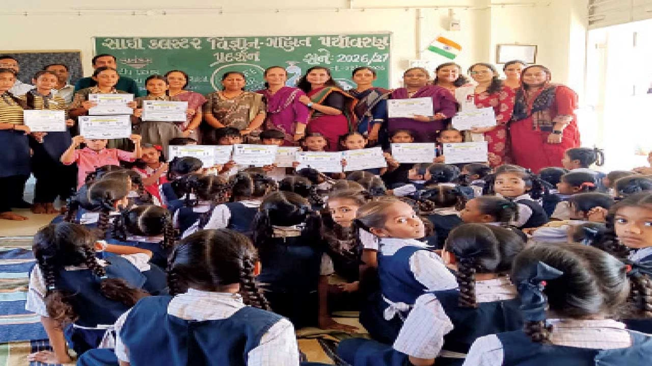 વડોદરામાં સાધી કન્યા પ્રાથમિક શાળા ખાતે CRC કક્ષાનો ગણિત-વિજ્ઞાન મેળો યોજાયો