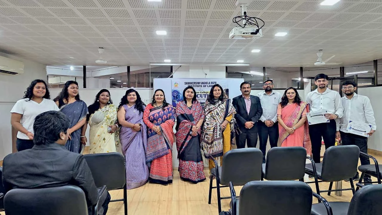 Gandhinagar : આંતર-કોલેજ વક્તૃત્વ સ્પર્ધાનું આયોજન
