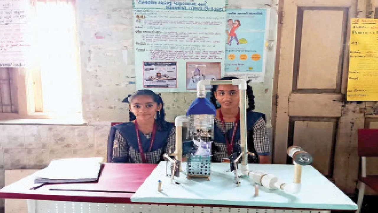 બોટાદ: ખોપાળા શાળાની વિદ્યાર્થીનીઓની કચરામાંથી વીજળી ઉત્પાદનની કૃતિને વિજ્ઞાન ઉત્સવમાં પ્રથમ ક્રમ