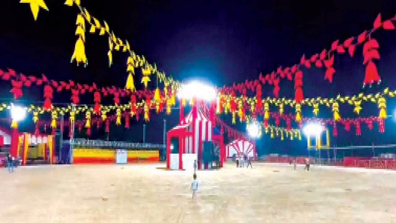 વડોદરાના સાવલીમાં નિઃશુલ્ક ગરબા મહોત્સવ માટે ભાટિયા મેદાન તૈયાર