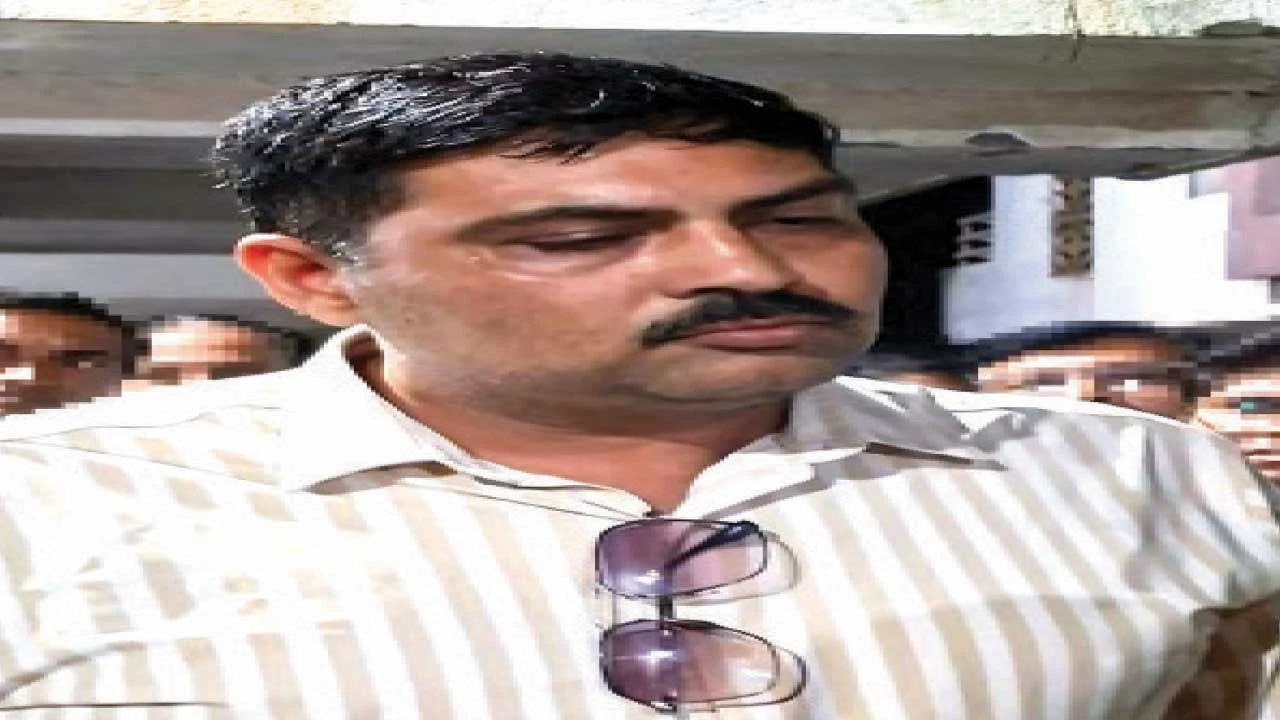 નવસારી જમીન કૌભાંડ: ઓપેરા ગ્રૂપના મહેશ સાંગાણીના સુરત નિવાસસ્થાને પોલીસ તપાસ