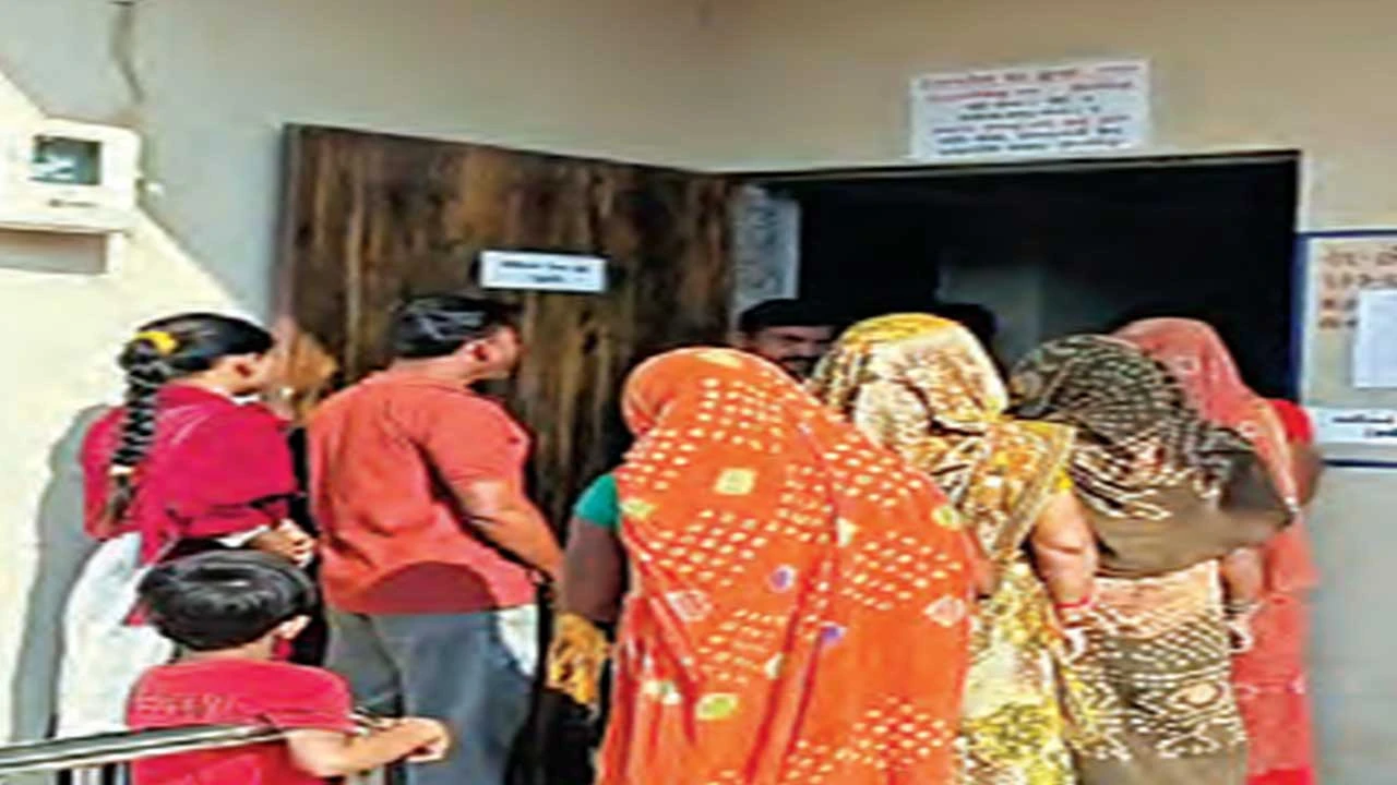 Chhota udepur : છોટાઉદેપુર નગર પાલિકાના વૉર્ડ નં. 4ની પેટાચૂંટણી યોજાઈ