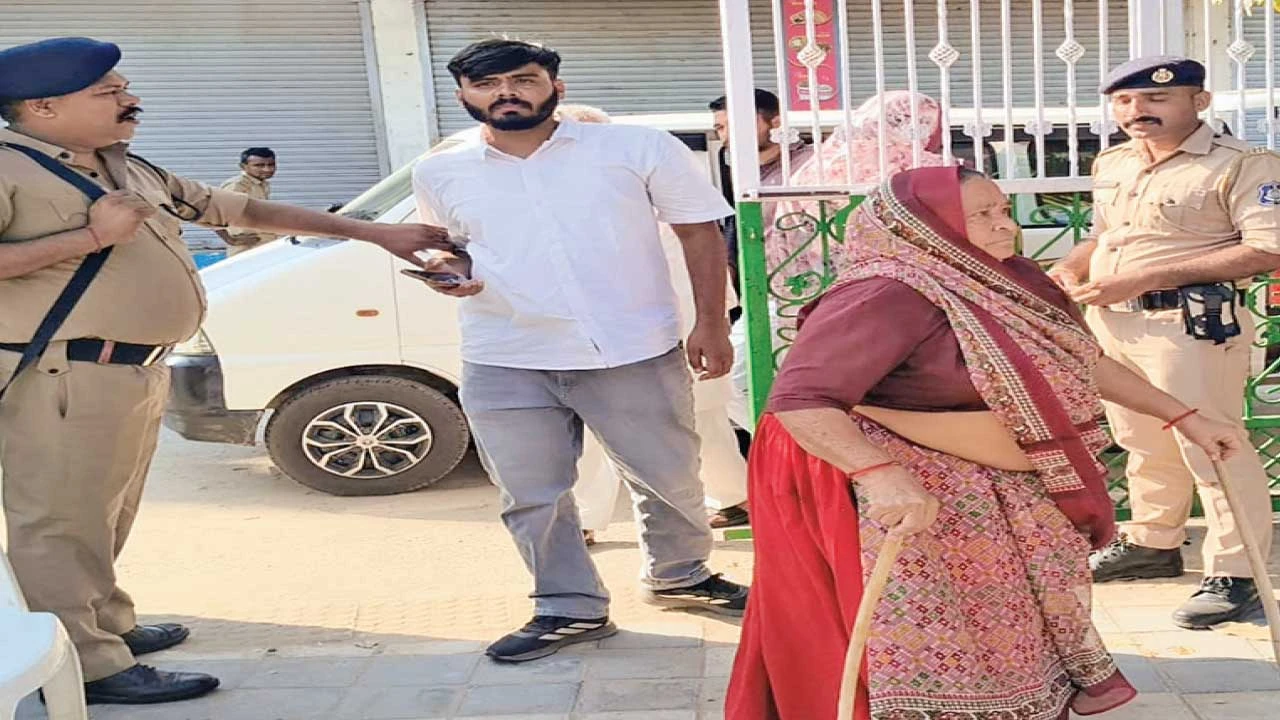 Kheralu : ત્રિપાંખિયો જંગ ખેરાલુ પાલિકાની પેટા ચૂંટણીમાં 73.15 ટકા મતદાન