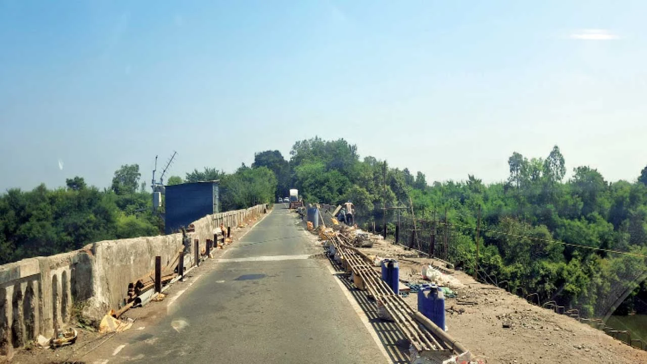 Narmada : નવો પુલની જગ્યાએ જૂના જર્જરિત પુલનું રિપેરિંગ