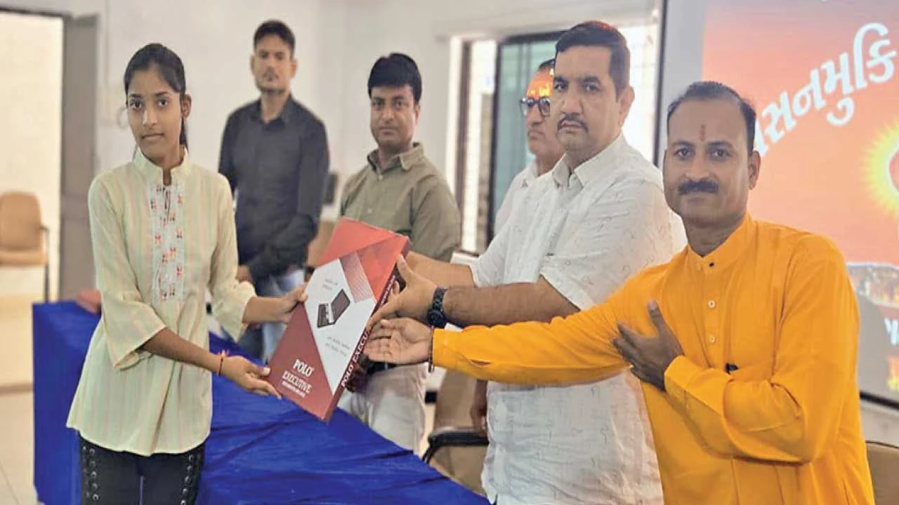 Himatnagar : અંદ્રોખા કોલેજ ખાતે નશા મુક્ત જાગૃત્તિ કાર્યક્રમ યોજાયો