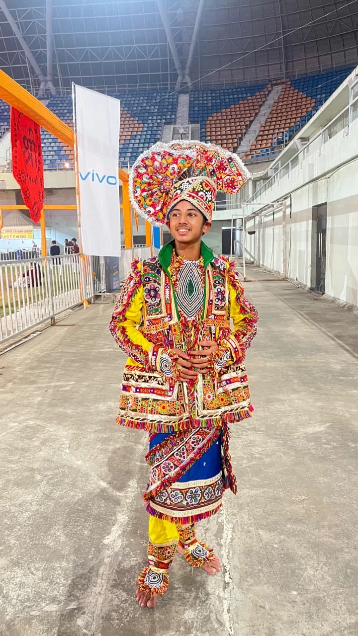 આદિશ દરવાન, અમદાવાદ