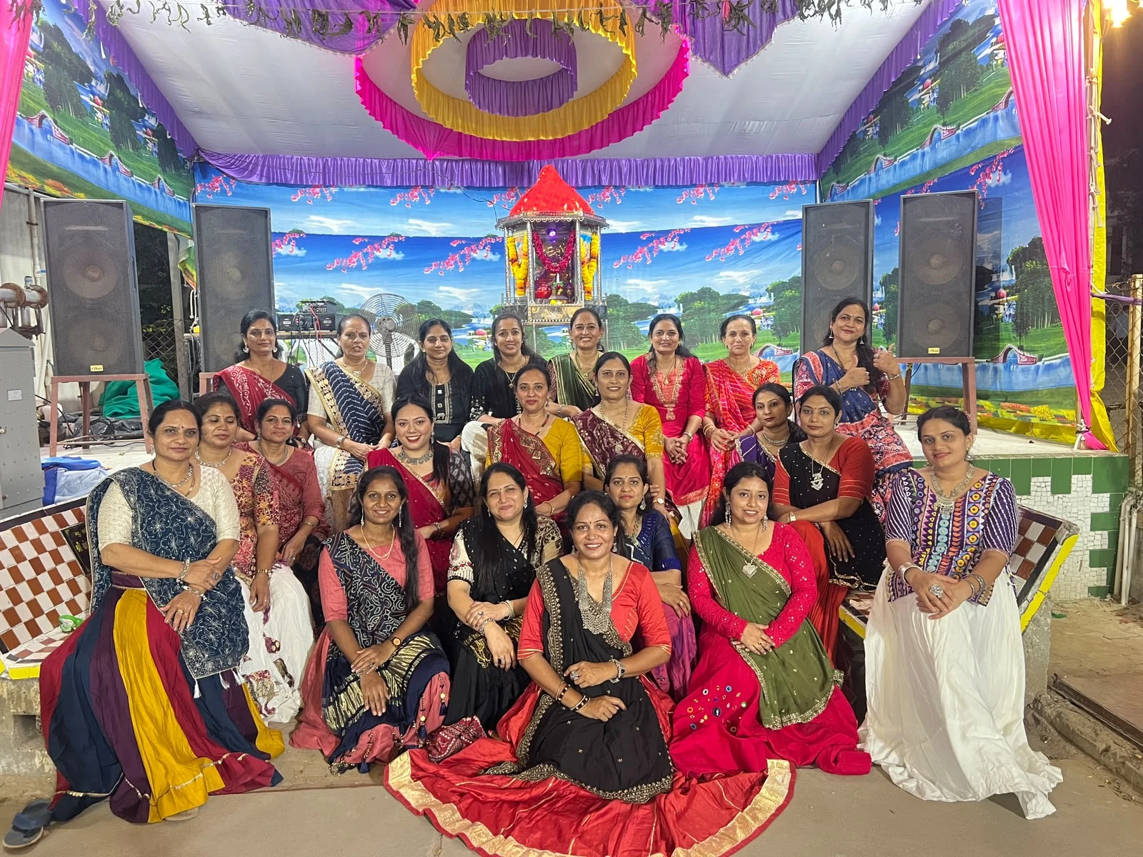 પરમેશ્વર બંગલોઝ-2, નિકોલ