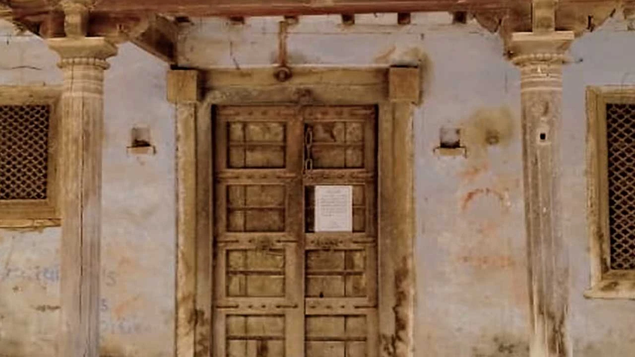 Gandhinagar: રૂપાલ પલ્લી પહેલાં 10 જોખમી આવાસોને નોટિસ