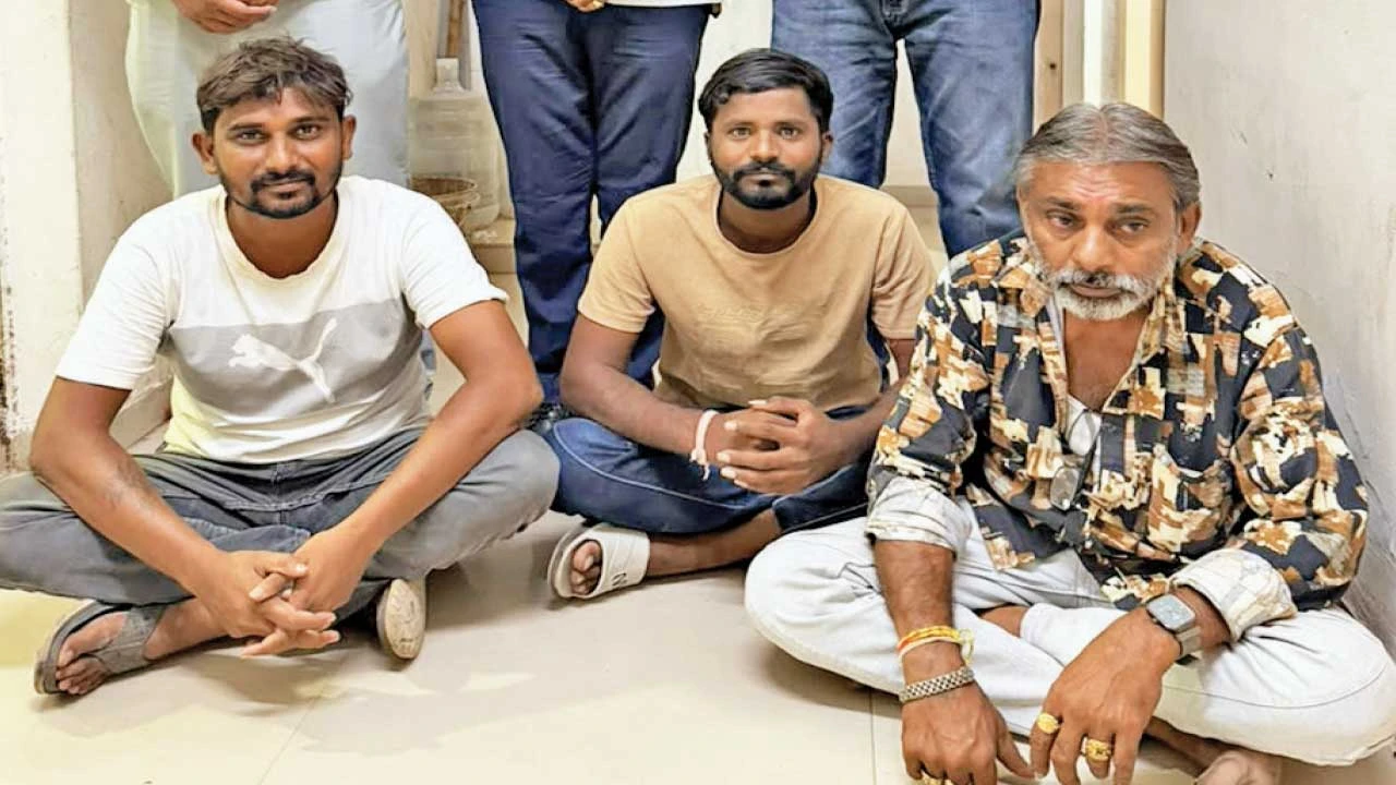 Surendranagar : જુગારના પાંચ સ્થળે દરોડા : 8 મહિલા સહિત 22 પકડાયા