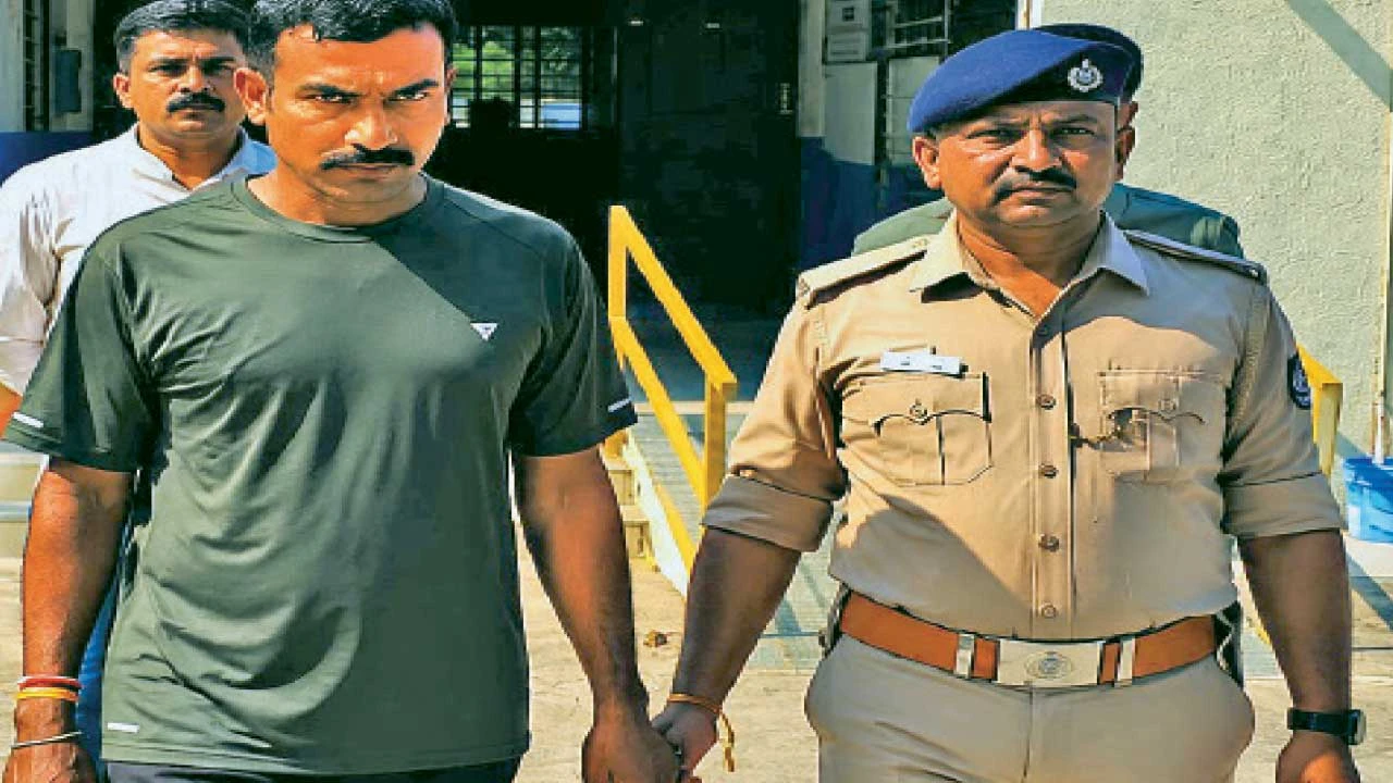 Amreli : જાફરાબાદના લુણસાપુરમાં સરકારી શાળાના શિક્ષકે13 વર્ષની છાત્રાનું શિયળ લૂંટયું, ધરપકડ
