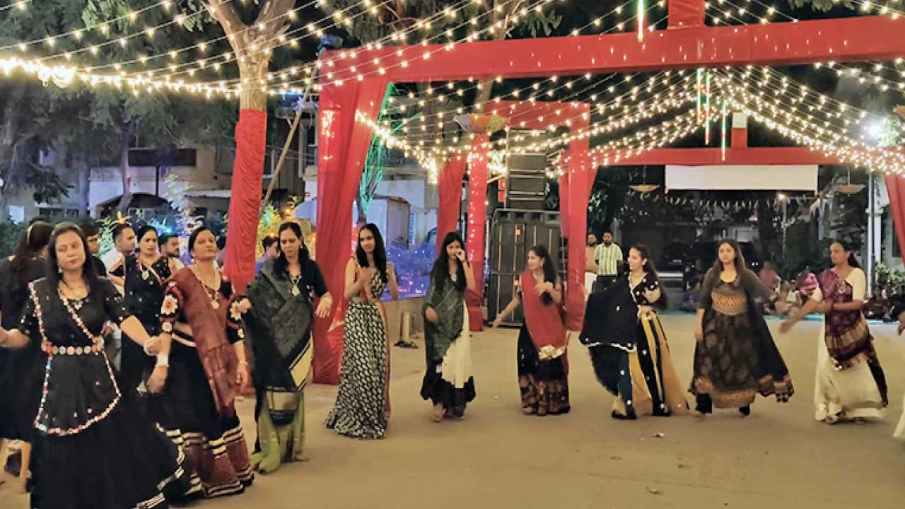 Palanpur : ની અક્ષતમ-3 સોસાયટીમાં નવરાત્રી મહોત્સવની ભવ્ય ઉજવણી કરાઈ