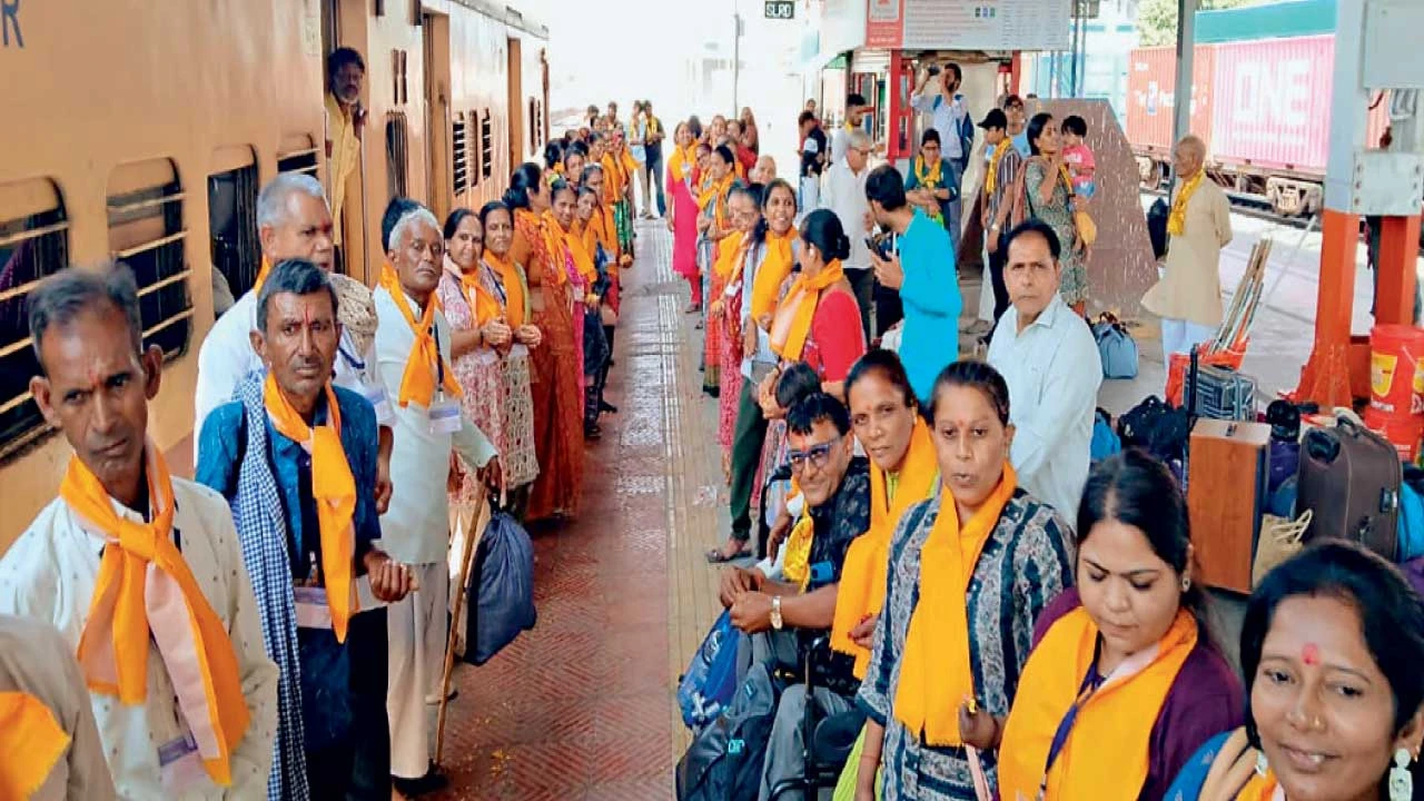 Palanpur : દિવ્યાંગો, વિધવા બહેનો હરિદ્વાર યાત્રાએ