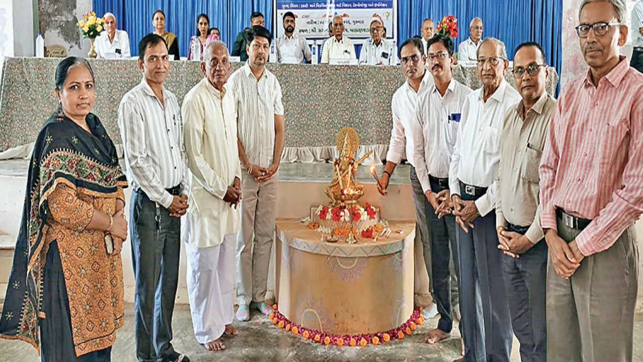 Mahesana : બ્રાહ્મણવાડા વિદ્યાલયમાં ગણિત અને વિજ્ઞાન પ્રદર્શન યોજાઈ ગયું