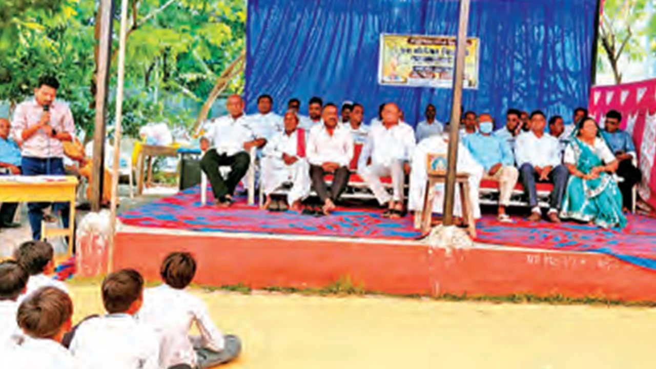 Panchmahal: ભાણપુરાની જય યોગેશ્વર વિદ્યાલયના જુ.ક્લાર્કનો વય નિવૃત્તિ સમારંભ યોજાયો